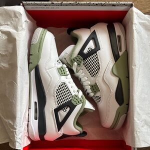 Jordan 2 Retro Seafoam Green